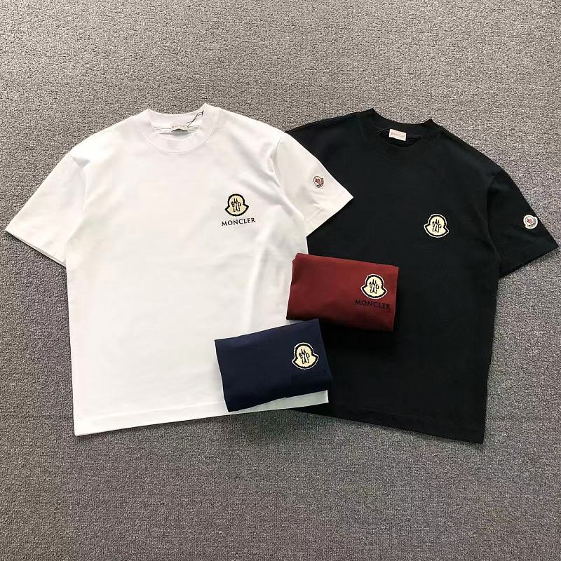 MONCLER T-SHIRT 5120101147（im 170cm 60kg i wear size M in the phot）