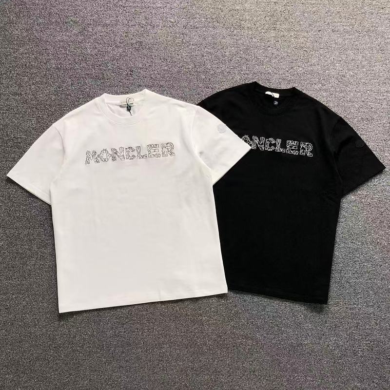 MONCLER T-SHIRT 5261208147（im 170cm 60kg i wear size M in the phot）