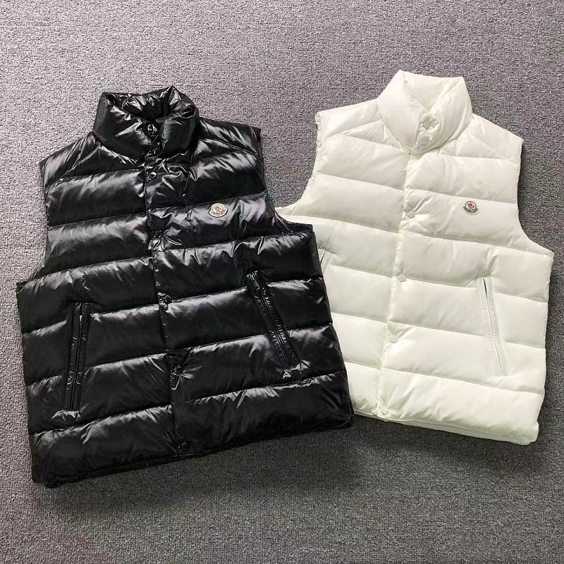 MONCLER DOWN JACKETS VEST 3208310215（im 170cm 60kg i wear size 4 in the phot）