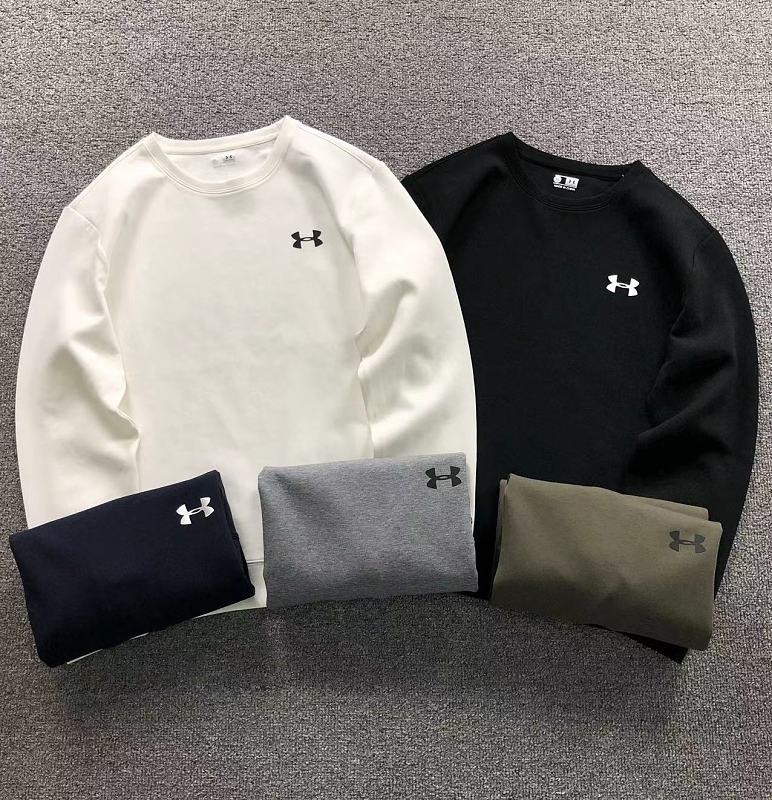 UNDER ARMOUR HOODIE 2207271304（im 170cm 60kg i wear size XL in the phot）