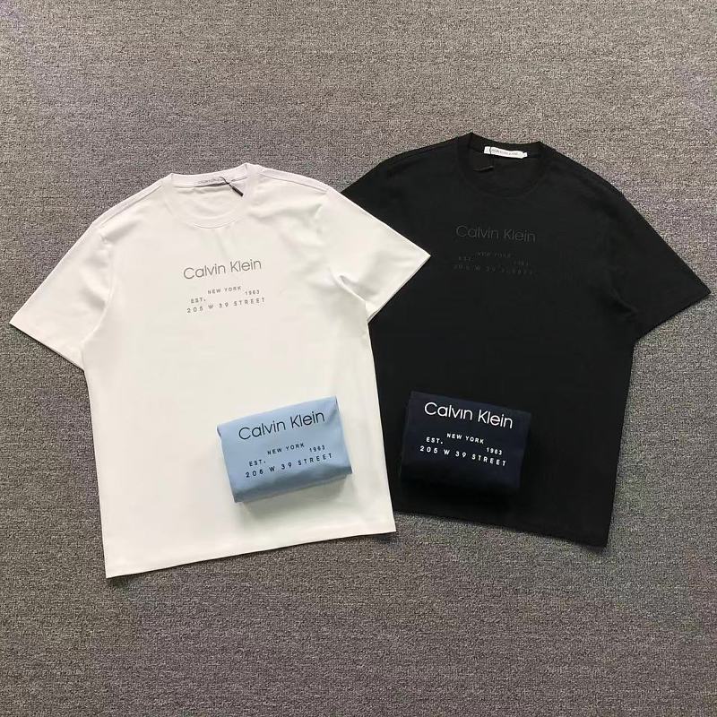 CALVIN KLEIN T-SHIRT 2112152301（im 170cm 60kg i wear size L in the phot）