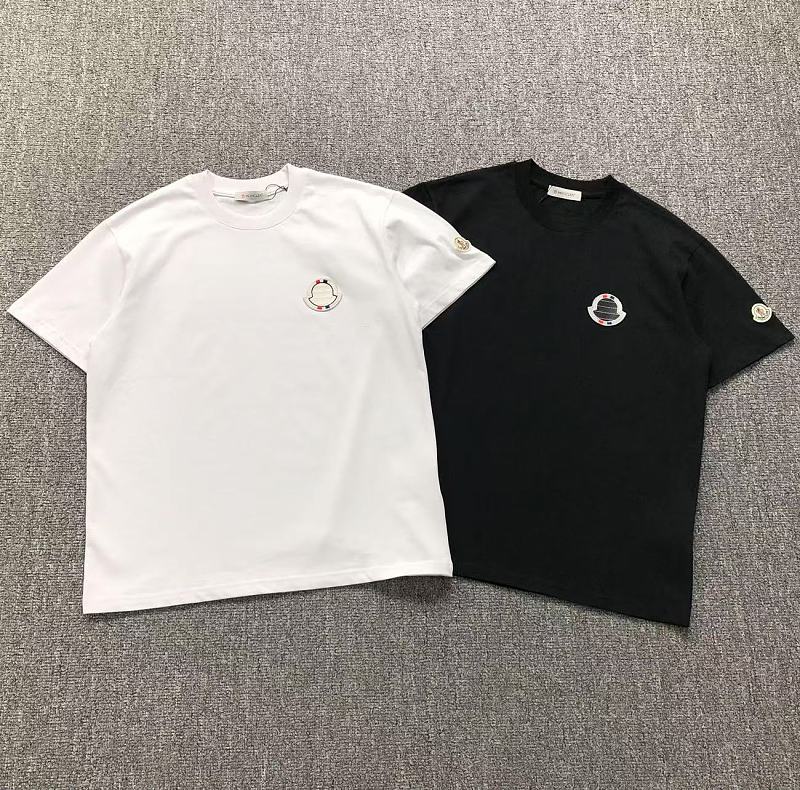 MONCLER T-SHIRT 411140521（im 170cm 57kg i wear size M in the phot）