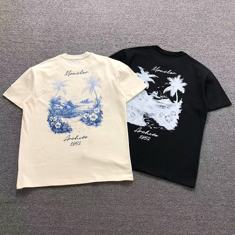 MONCLER T-SHIRT 5260528147（im 170cm 60kg i wear size L in the phot）