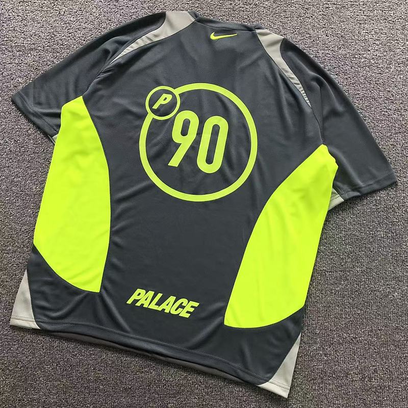 NIKE PALACE T-SHIRT 22051118001（im 170cm 60kg i wear size M in the phot）