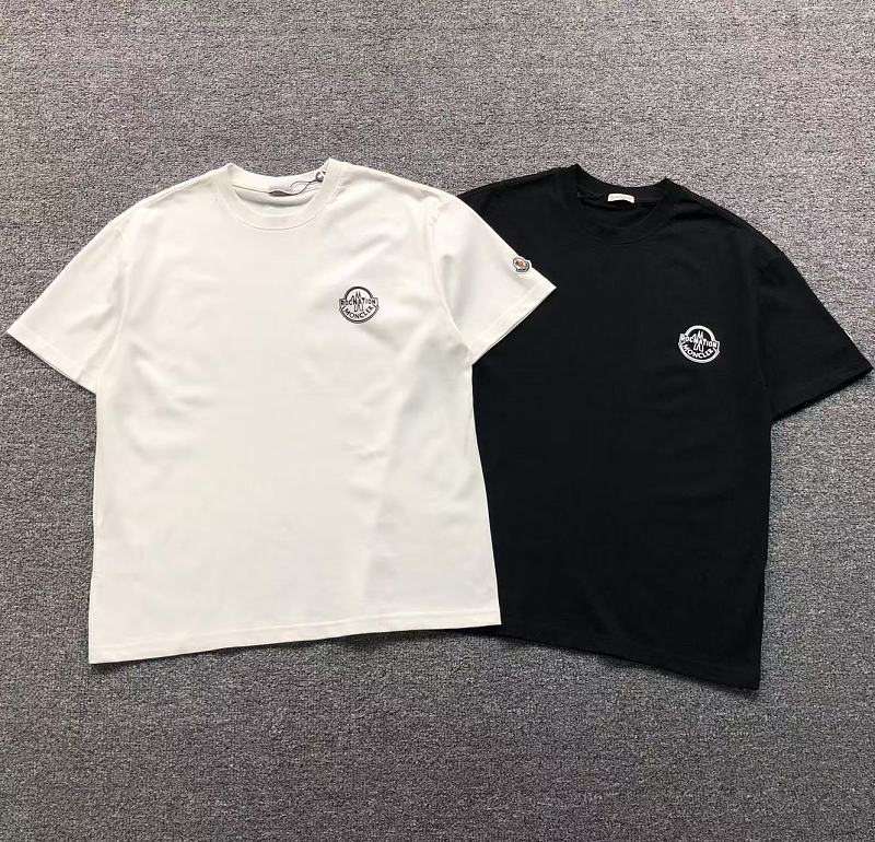 MONCLER T-SHIRT 580603136（im 170cm 60kg i wear size S in the phot）