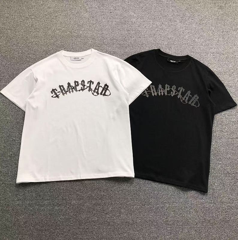 TRAPSTAR T-SHIRT 411184363（im 170cm 57kg i wear size S in the phot）