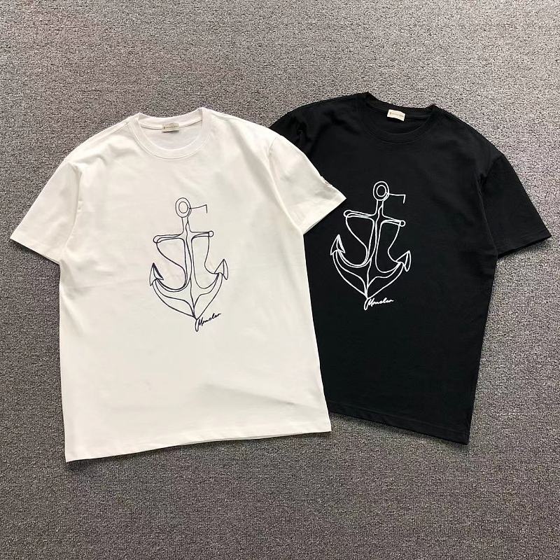 MONCLER T-SHIRT 5260526147（im 170cm 60kg i wear size L in the phot）