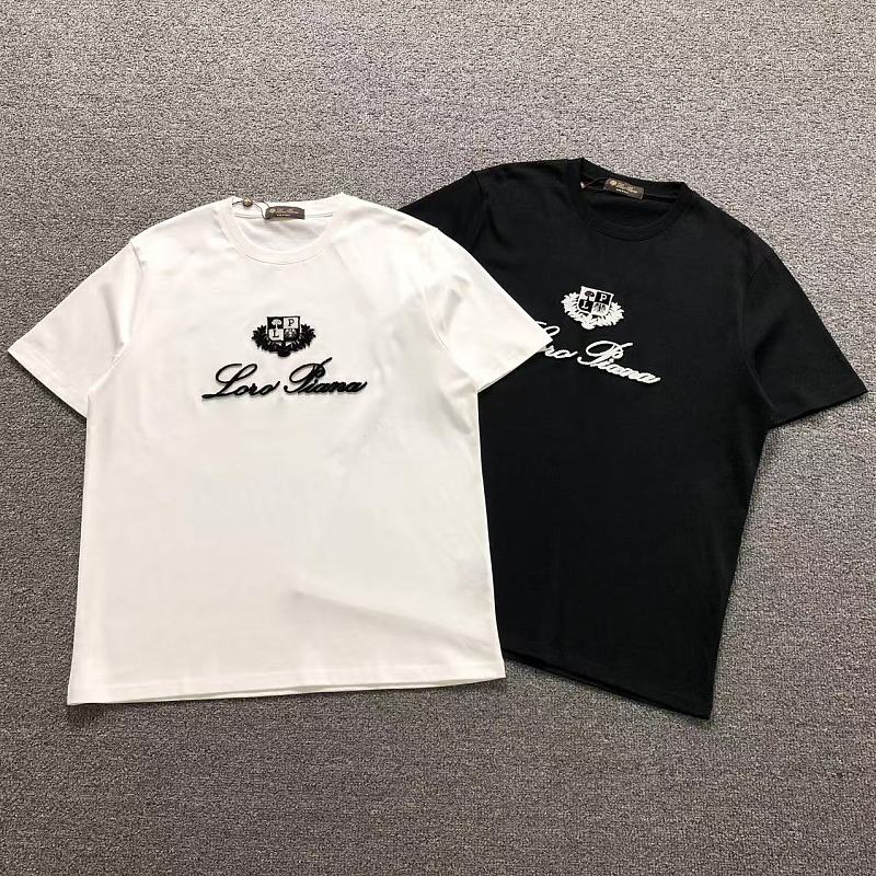 LORO PIANA T-SHIRT 2205074301（im 170cm 60kg i wear size XL in the phot）