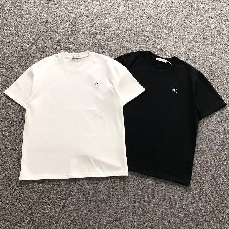 CALVIN KLEIN T-SHIRT 2205080701（im 170cm 60kg i wear size S in the phot）