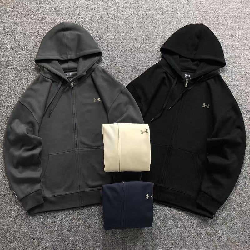 UNDER ARMOUR HOODIE 3207310104（im 170cm 60kg i wear size XL in the phot）