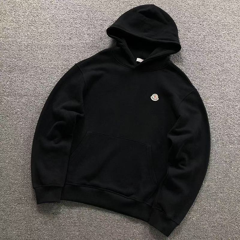MONCLER HOODIE 3208120821（ im 170cm 60kg i wear size L in the phot）