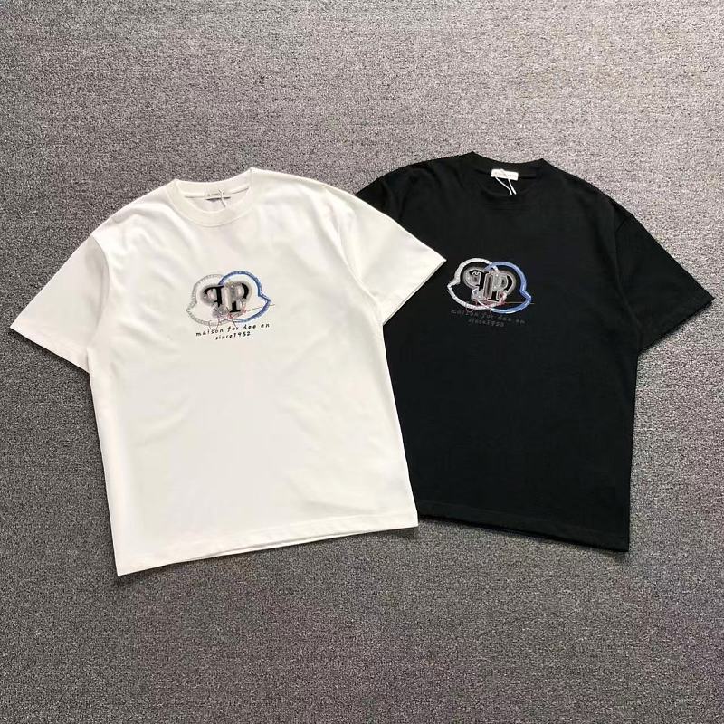MONCLER T-SHIRT 1252216137（im 170cm 60kg i wear size M in the phot）