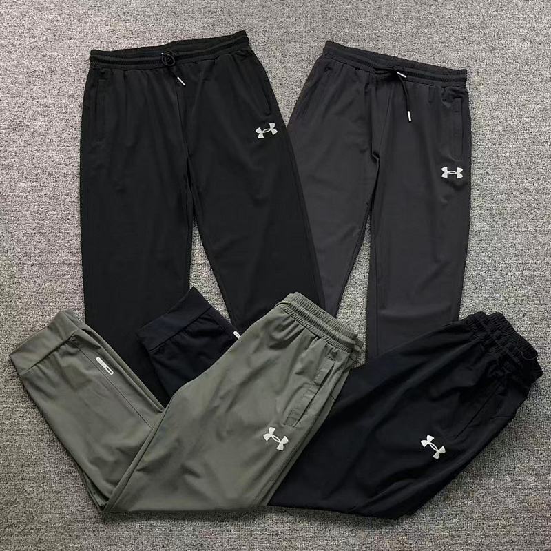 UNDER ARMOUR TROUSERS 411263901（im 170cm 60kg i wear size XXL in the phot）