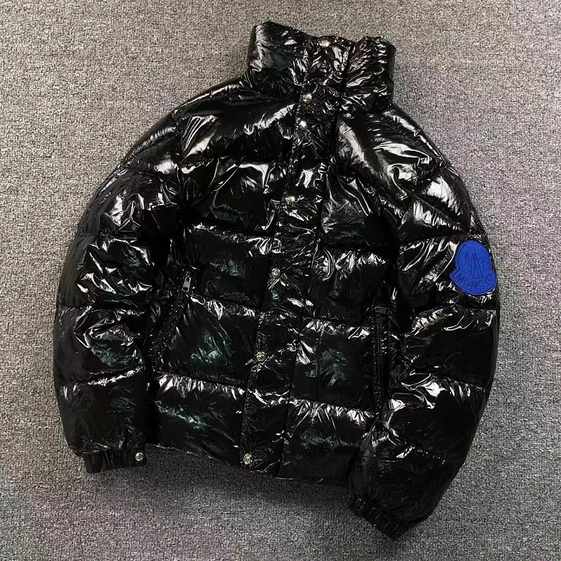MONCLER DOWN JACKETS 3201270620（im 170cm 60kg i wear size L in the phot）