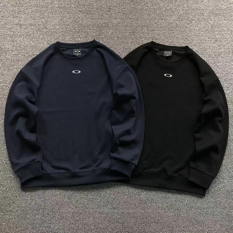 OAKLEY HOODIE 5111703123（im 170cm 60kg i wear size M in the phot）