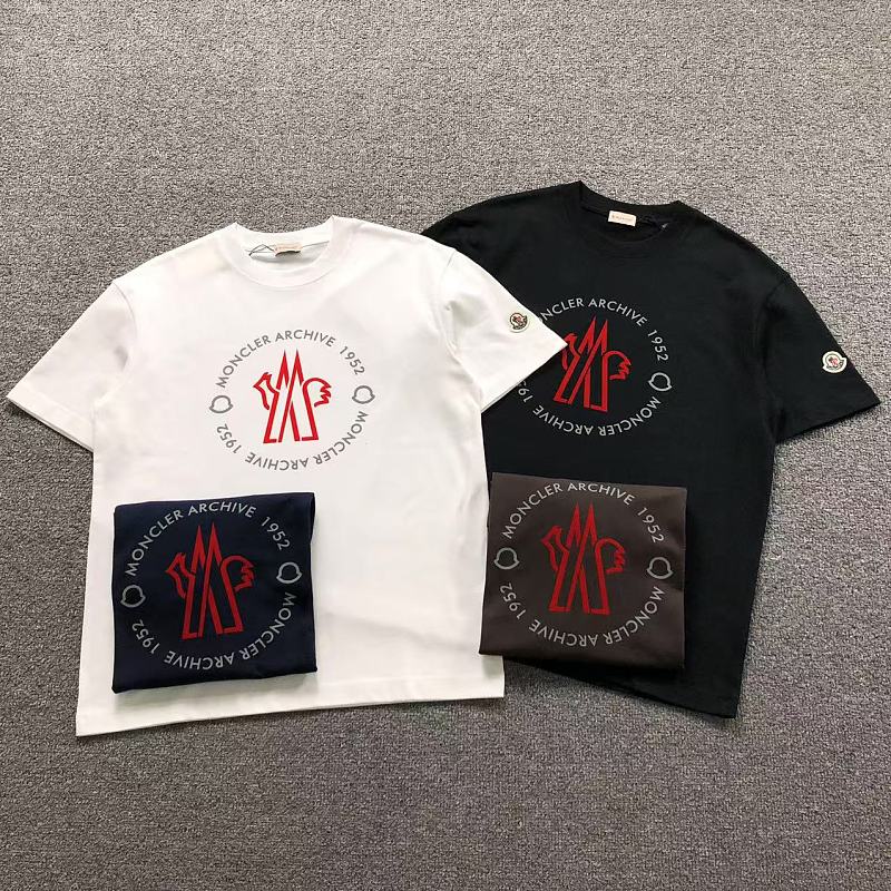 MONCLER T-SHIRT 3206101221（im 170cm 60kg i wear size M in the phot）