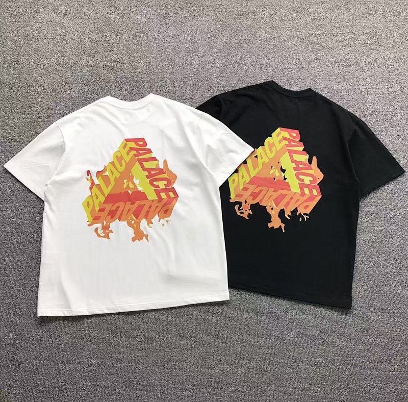 PALACE T-SHIRT 1104071221（im 170cm 60kg i wear size M in the phot）