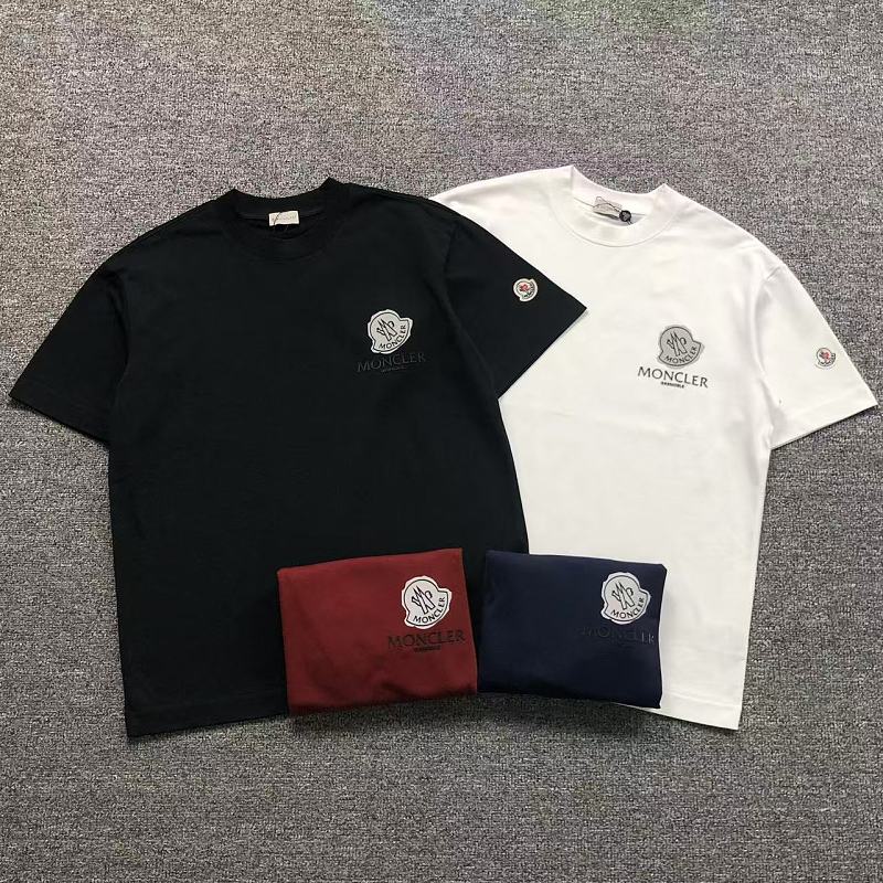 MONCLER T-SHIRT 3101051621（im 170cm 60kg i wear size M in the phot）