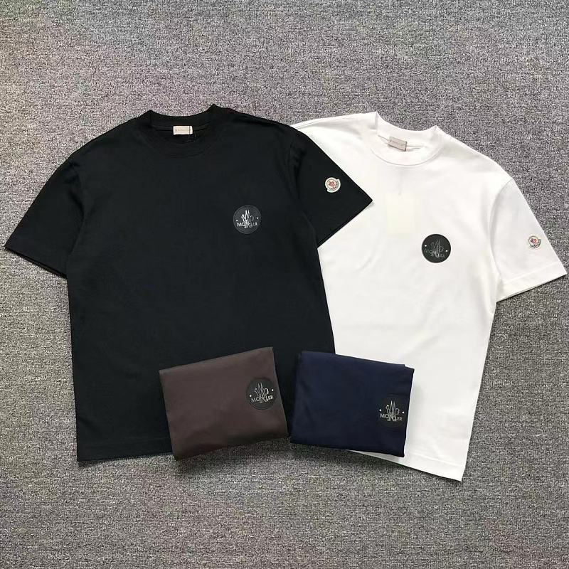 MONCLER T-SHIRT 3101061521（im 170cm 60kg i wear size M in the phot）