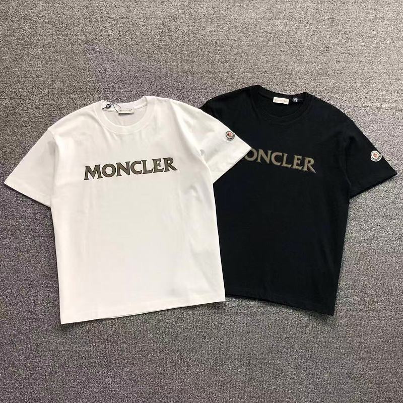 MONCLER T-SHIRT 22050415001（im 170cm 60kg i wear size M in the phot）