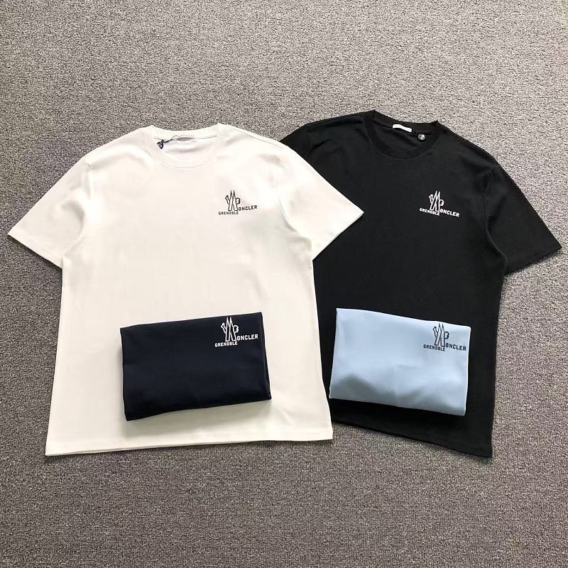 MONCLER T-SHIRT 3112102703（im 170cm 60kg i wear size L in the phot）