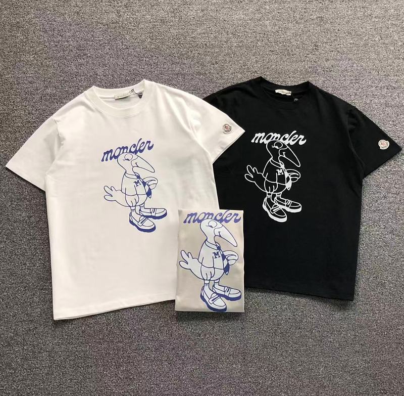 MONCLER T-SHIRT 22050417001（im 170cm 60kg i wear size XS in the phot）