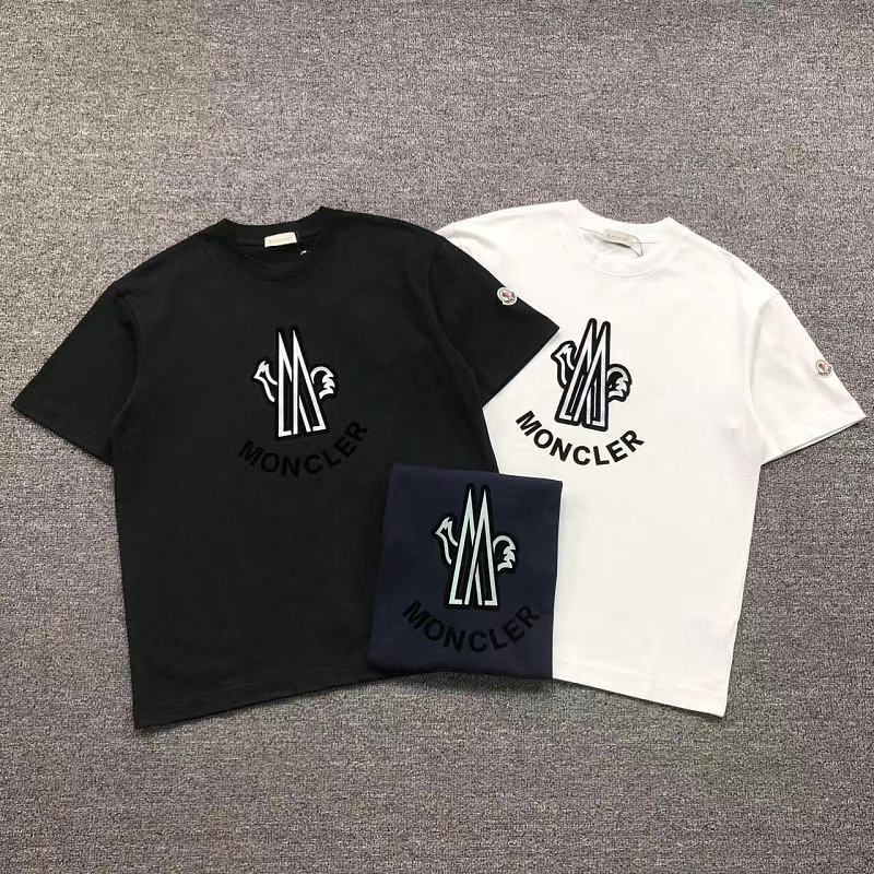 MONCLER T-SHIRT 3208010621（im 170cm 60kg i wear size L in the phot）