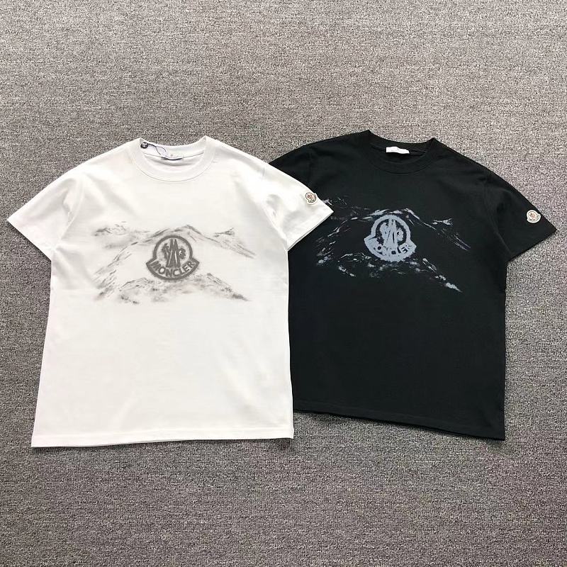 MONCLER T-SHIRT 31151321（im 170cm 57kg i wear size XS in the phot）