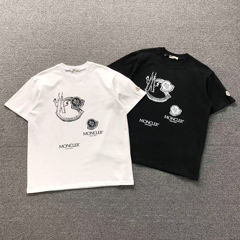 MONCLER T-SHIRT 56201321（im 170cm 60kg i wear size M in the phot）