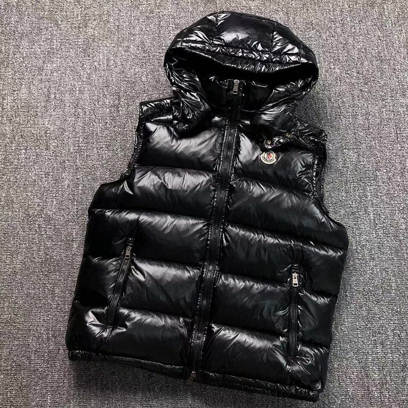 MONCLER DOWN JACKETS VEST 380552 （im 170cm 57kg i wear size 3 in the phot）