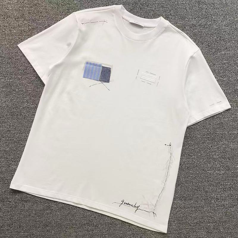 GIVENCHY T-SHIRT 22090214125（im 170cm 60kg i wear size S in the phot）