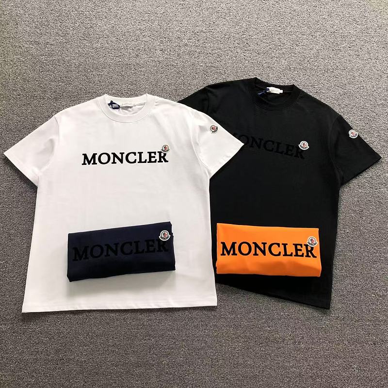 MONCLER T-SHIRT 2208021215（im 170cm 60kg i wear size S in the phot）