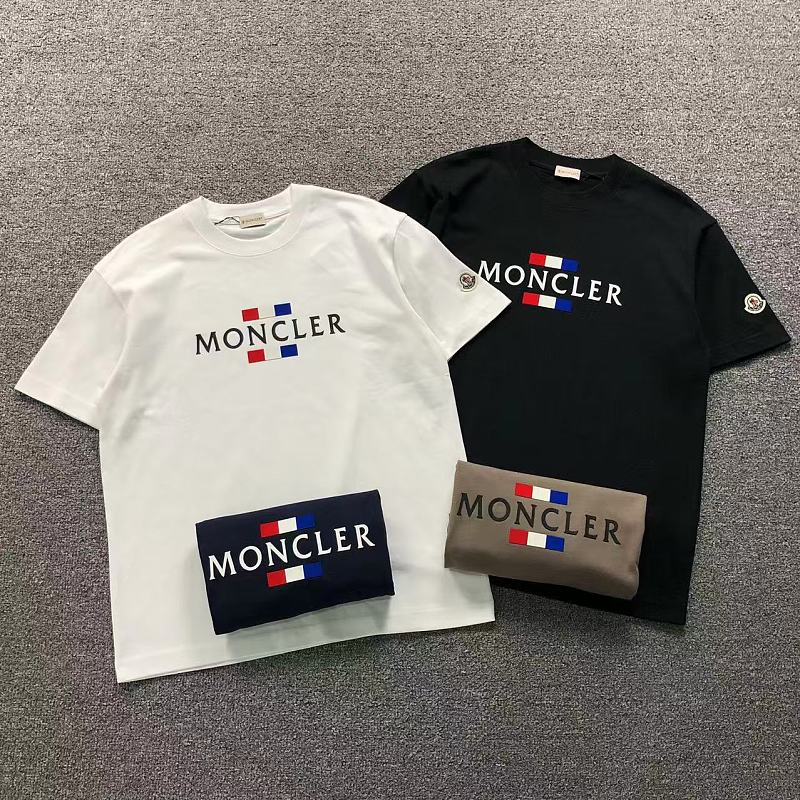 MONCLER T-SHIRT 3206101321（im 170cm 60kg i wear size M in the phot）