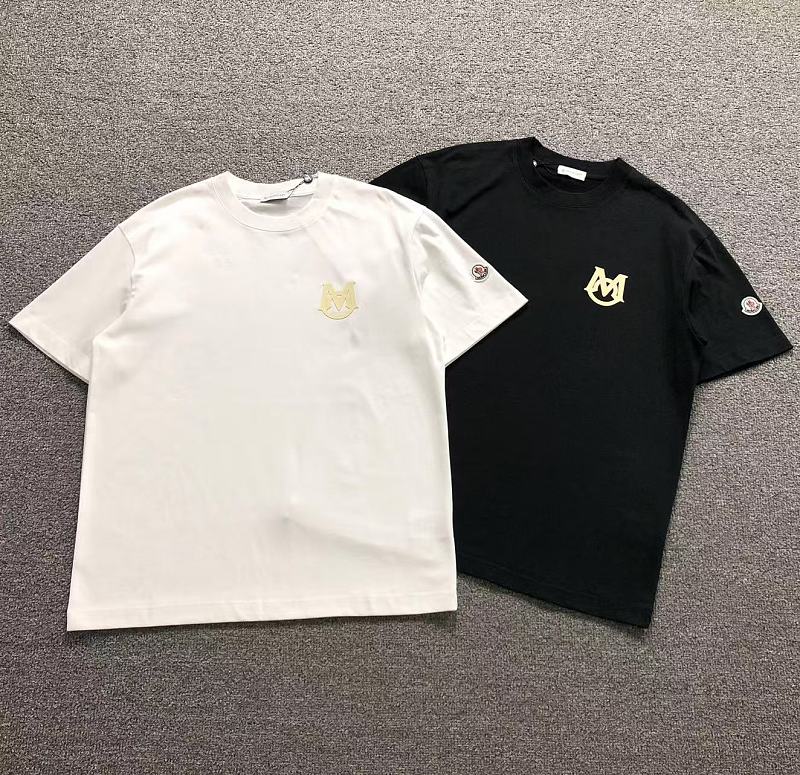 MONCLER T-SHIRT 52418119147（im 170cm 60kg i wear size L in the phot）