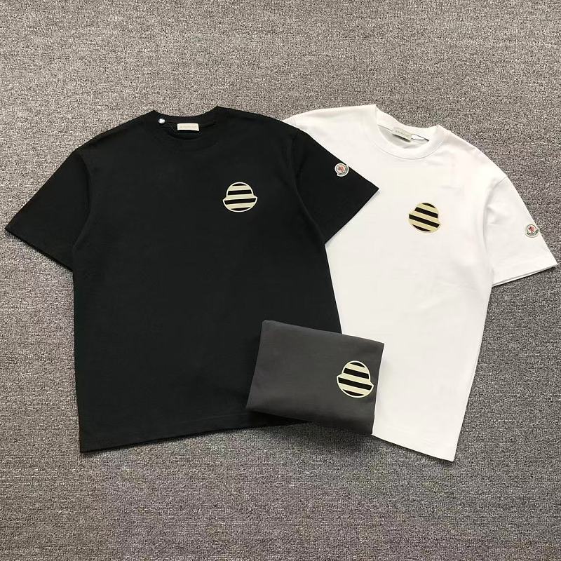 MONCLER T-SHIRT 3205221021（im 170cm 60kg i wear size L in the phot）