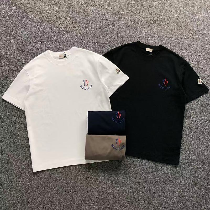 MONCLER T-SHIRT 5261009147（im 170cm 60kg i wear size M in the phot）