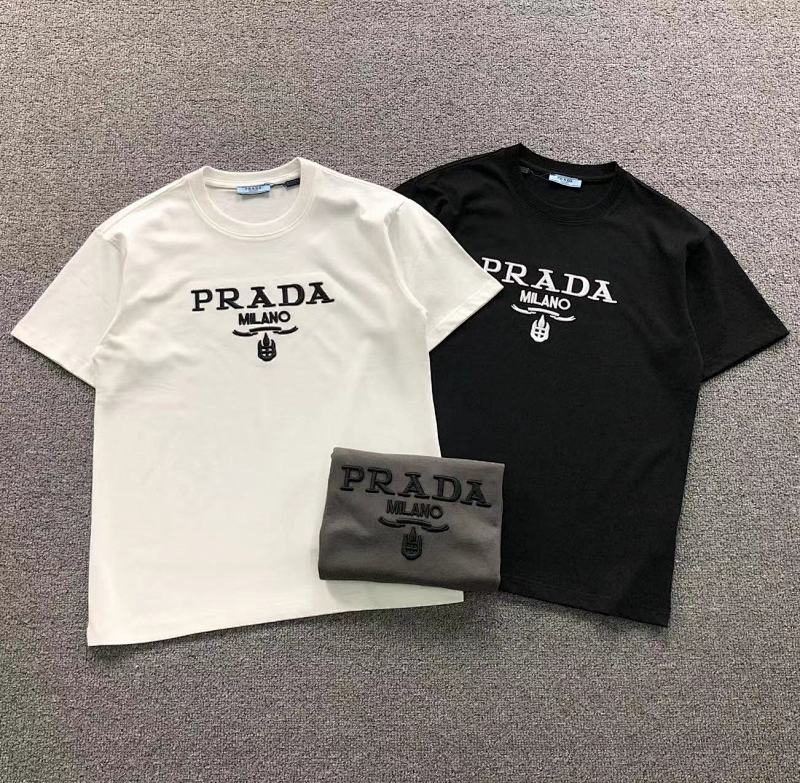 PRADA T-SHIRT 3112032521（im 170cm 60kg i wear size M in the phot）