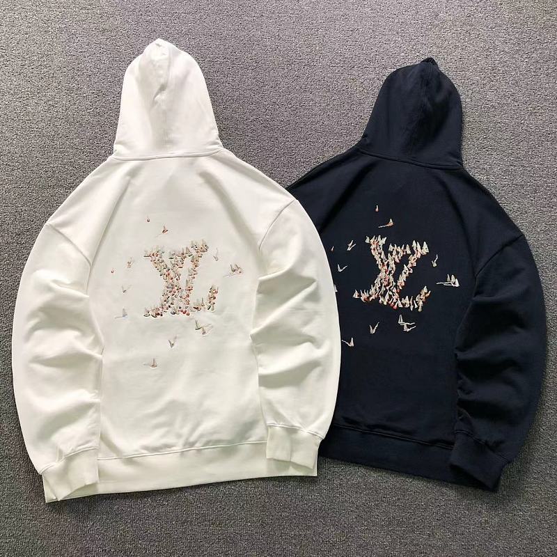 LV HOODIE 4209031801（im 170cm 60kg i wear size XL in the phot）