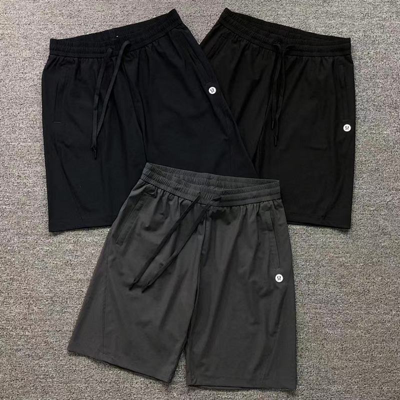 LULULEMON SHORTS 4201102901（im 170cm 60kg i wear size 2XL in the phot）