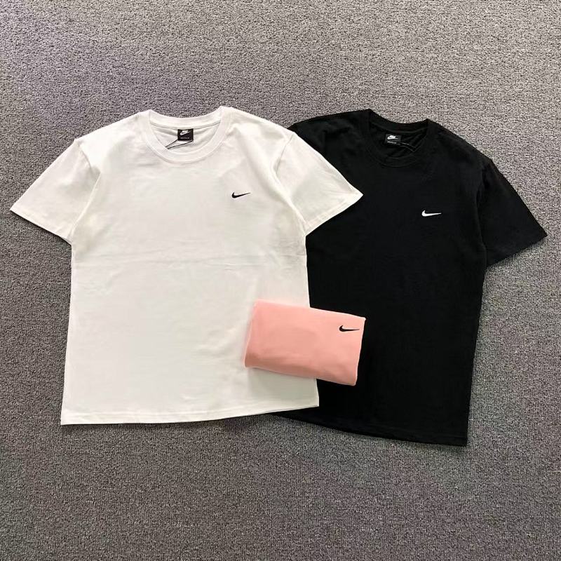 NIKE T-SHIRT 219222701（im 170cm 60kg i wear size M in the phot）