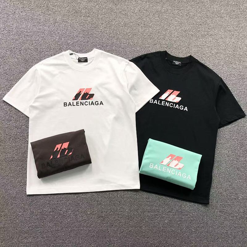 BALENCIAGA T-SHIRT 3102221121（im 170cm 57kg i wear sin theize M phot）
