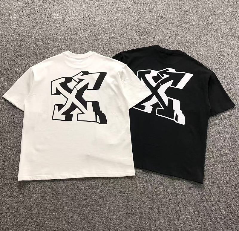 OFF-WHITE T-SHIRT 42051435165（im 170cm 60kg i wear size XS in the phot）