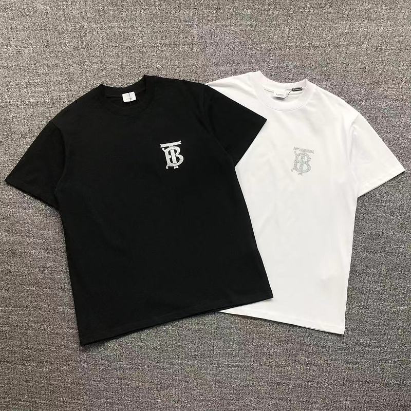 BURBERRY T-SHIRT 3204222321（im 170cm 60kg i wear size M in the phot）