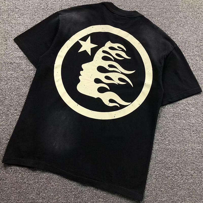 HELLSTAR T-SHIRT 502261417（im 170cm 55kg i wear size S in the phot）