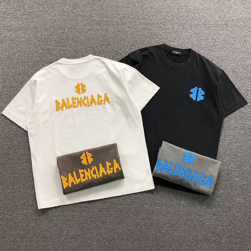BALENCIAGA T-SHIRT 42042909133（im 170cm 60kg i wear size 2XL in the phot）