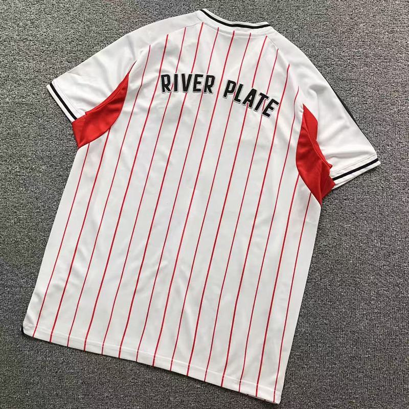 FOOTBALL T-SHIRT 11081246002（im 170cm 60kg i wear size L in the phot）