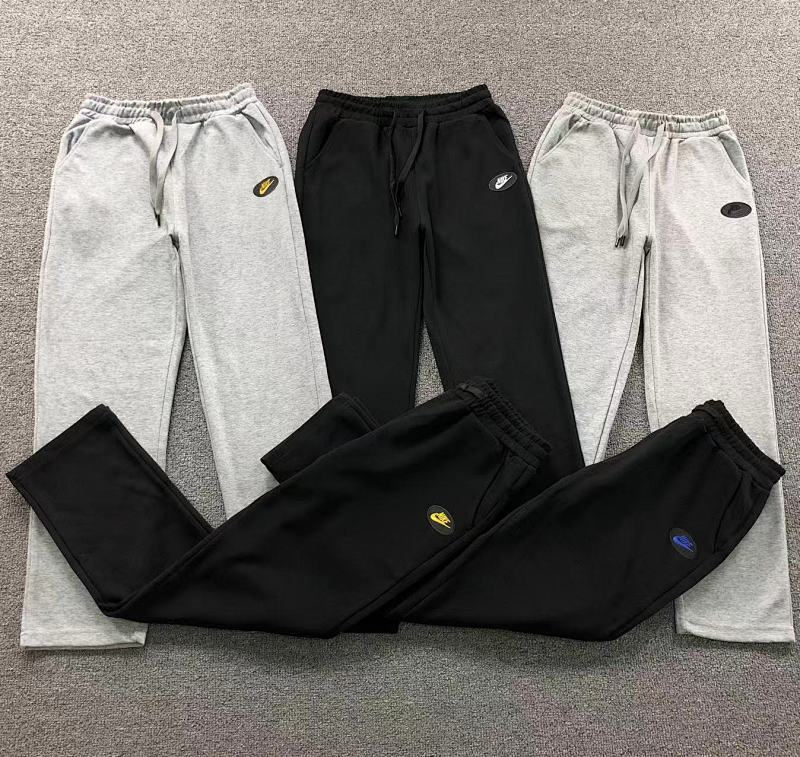NIKE TROUSERS 2111121701（im 170cm 60kg i wear size L in the phot）