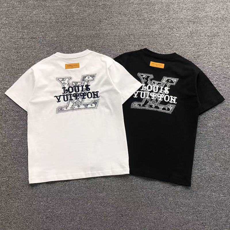 LV T-SHIRT 41062613126（im 170cm 60kg i wear size XS in the phot）