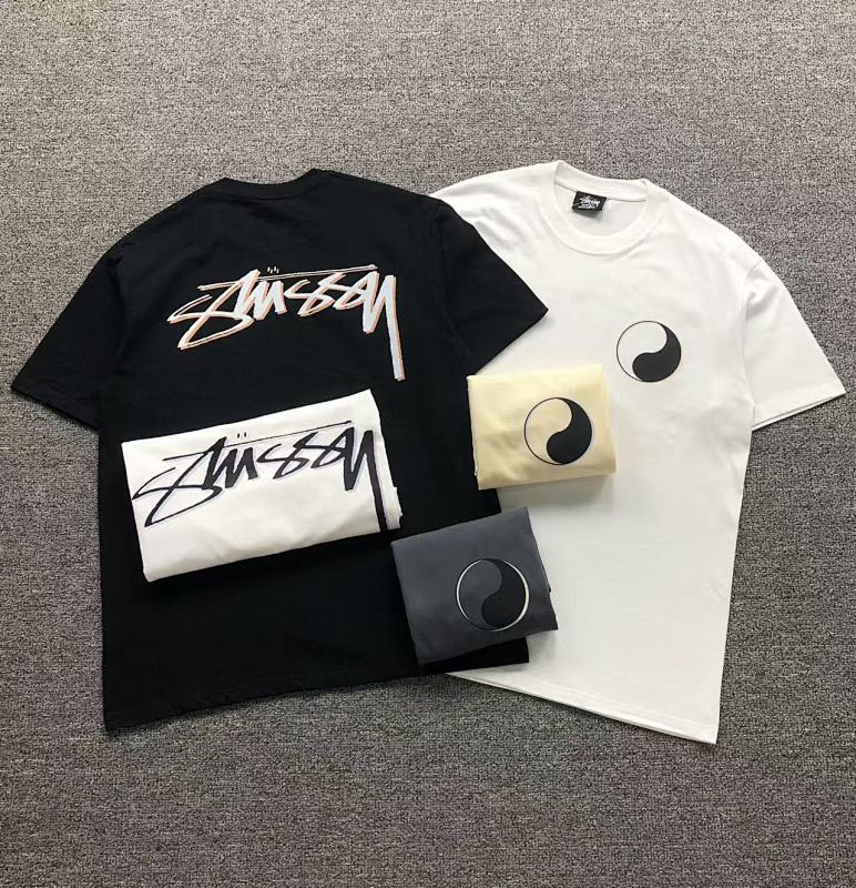 STUSSY T-SHIRT 4104223402（im 170cm 60kg i wear size L in the phot）