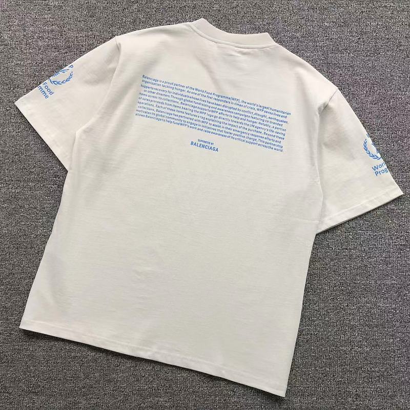 BALENCIAGA T-SHIRT 42042005163（im 170cm 60kg i wear size XS in the phot）